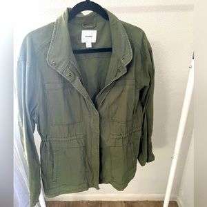 Women’s Old Navy Jacket. Size Large. Never worn. Smoke/pet free home. Army Green